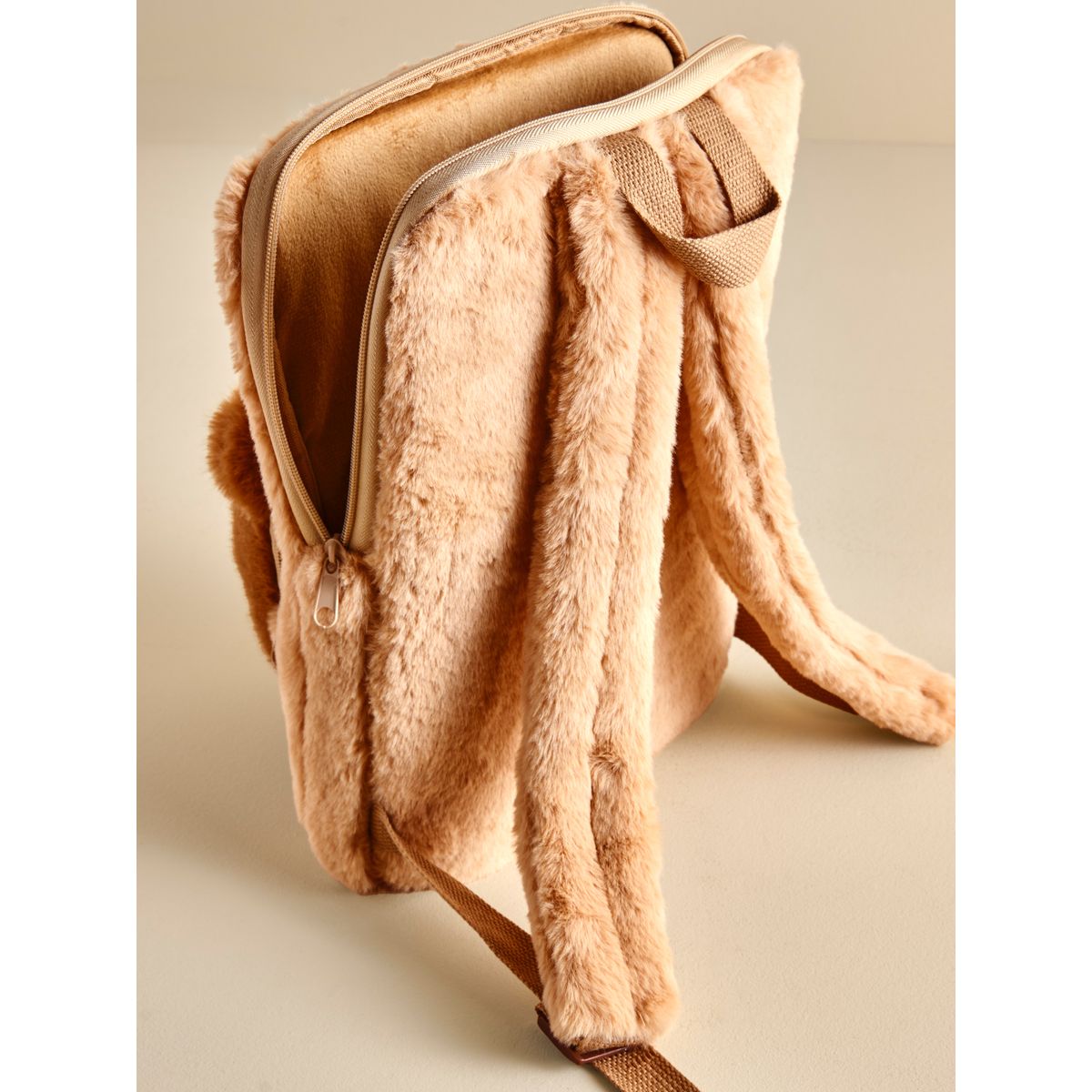Sac à dos en imitation fourrure pour tablette naturel, NEXT