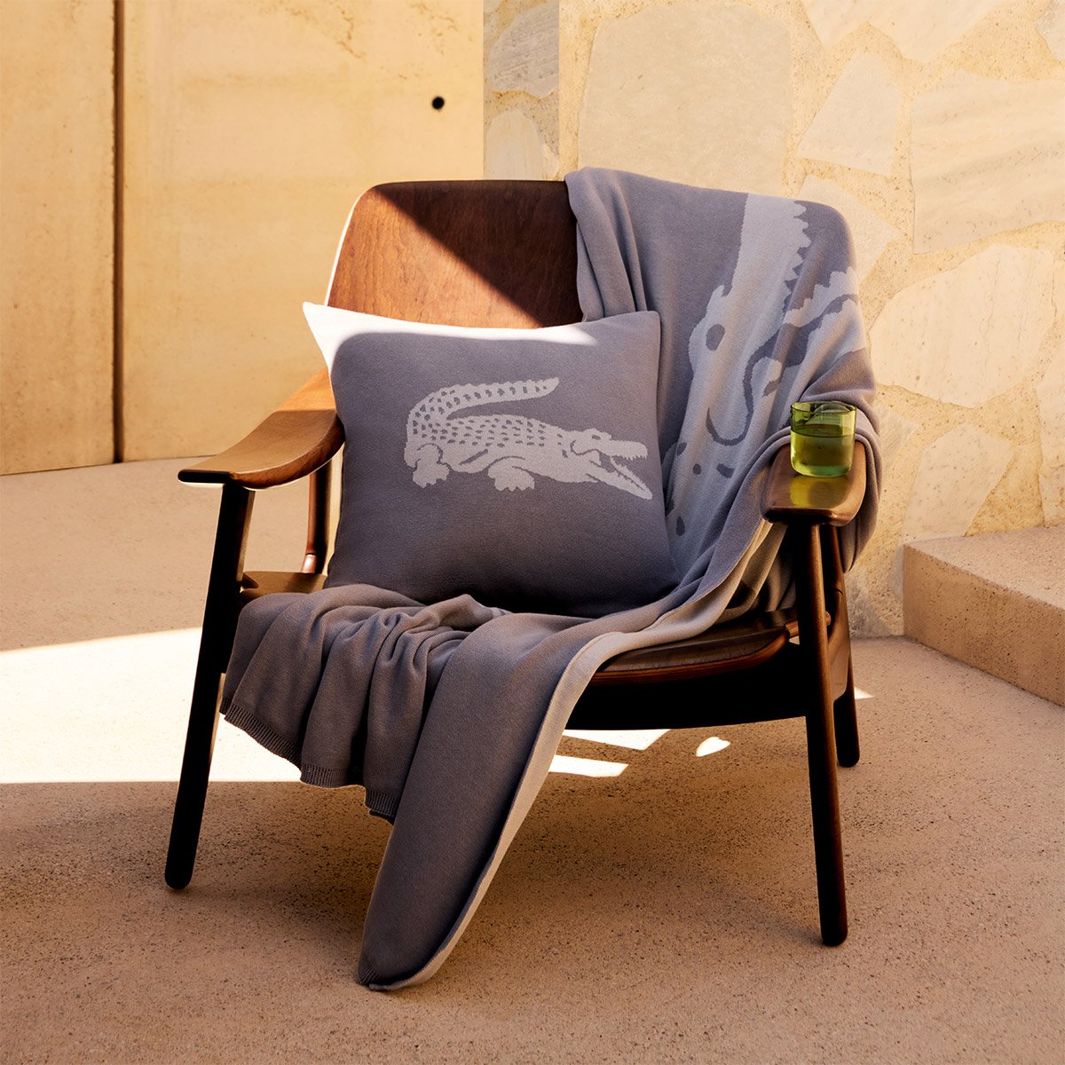 Housse de coussin en coton, L REFLET gris, LACOSTE HOME