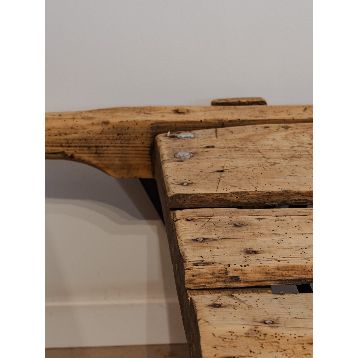 Table basse de ferme en bois Léonie N°881 - Bon état bois clair, DEBONGOUT