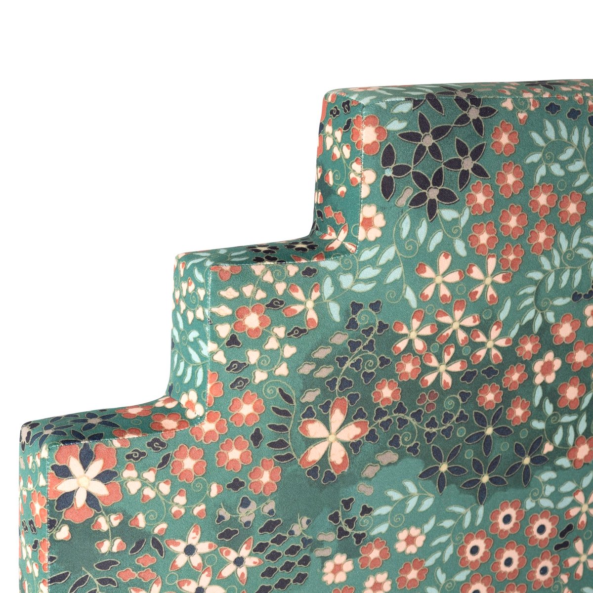 Tête de lit Lennon tapissée en velours 150cm LENNON motif floral dense de style japonais, aux couleurs corail, crème et marine sur fond vert., REALLY NICE THINGS