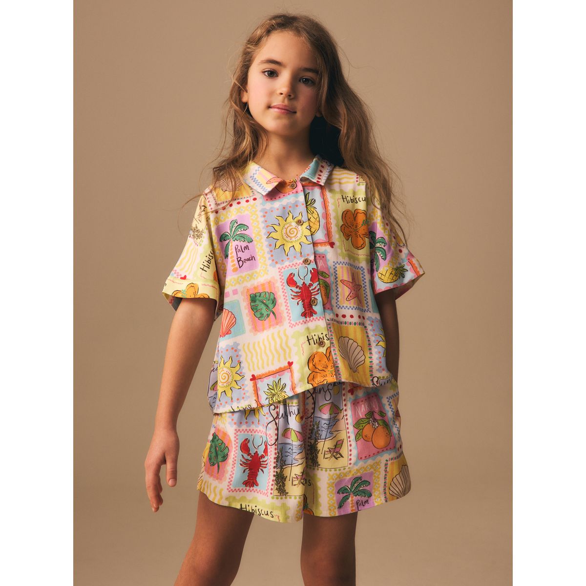 Chemise à imprimé carte postale et short multicolore, NEXT