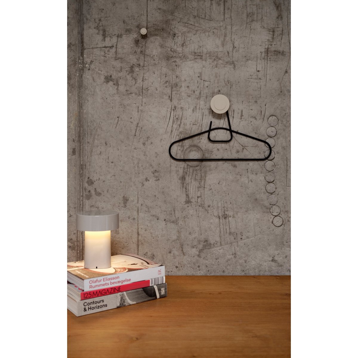 Lot de 2 cintres A-HANGER noir, ZONE DENMARK