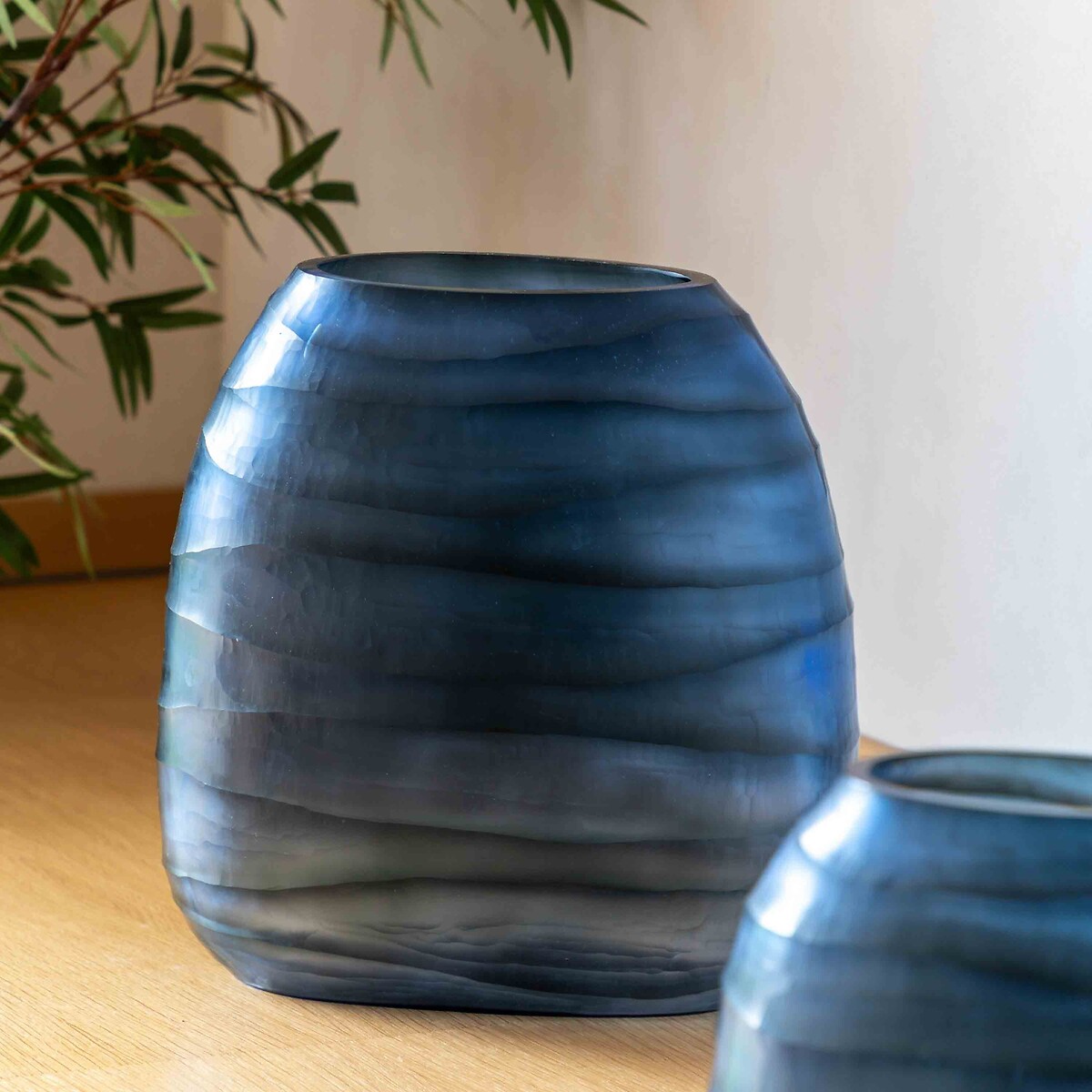 35cm Handblown Carved Glass Vase blue, ÉDITÉ