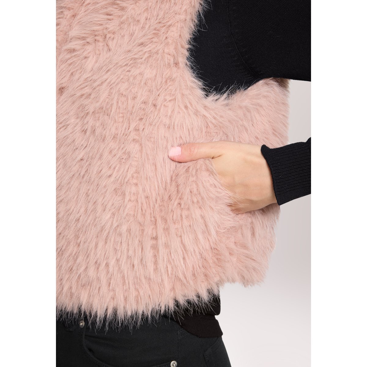 Veste sans manches en peluche à col rose dust, AMBER & JUNE