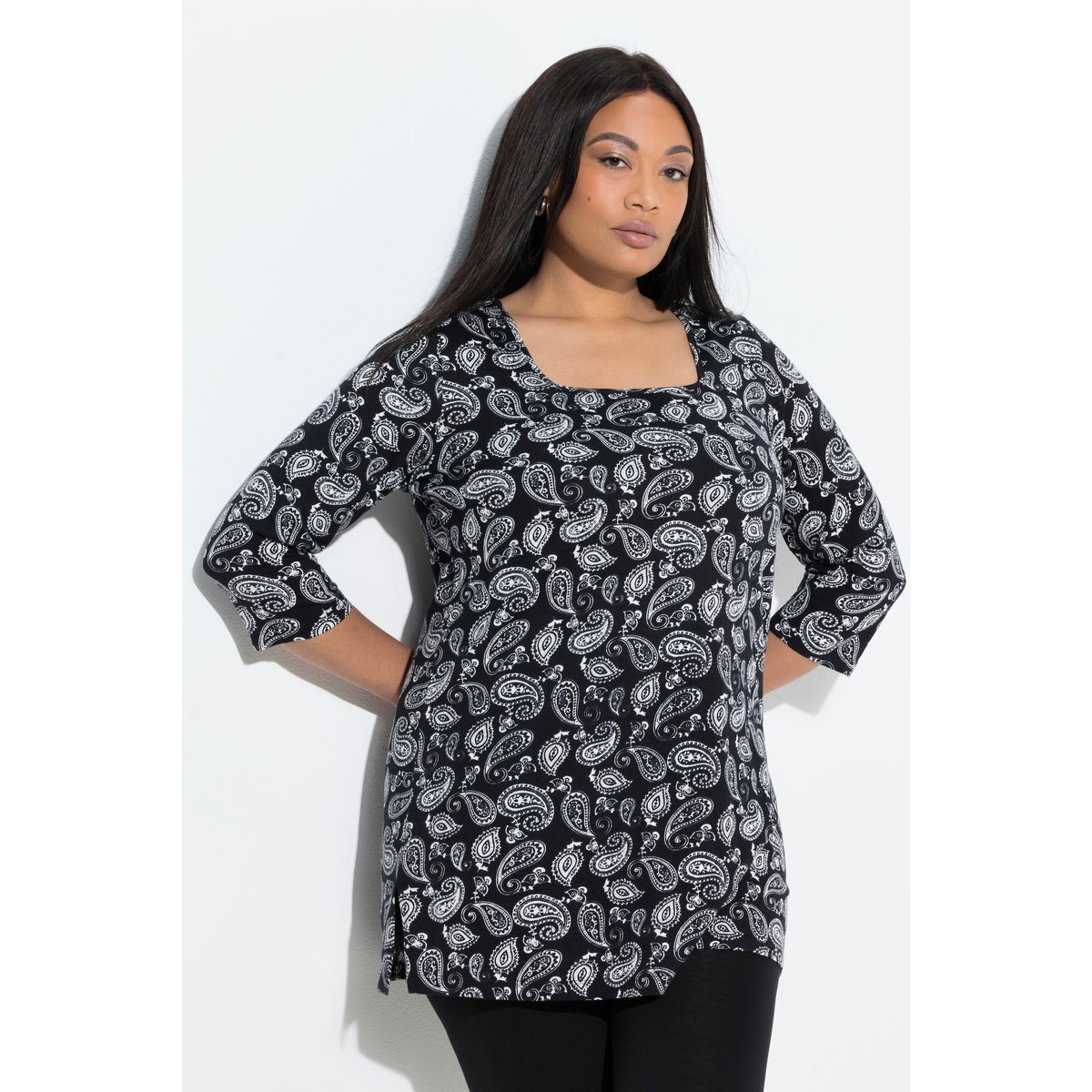 T-shirt long motif cachemire noir, ULLA POPKEN
