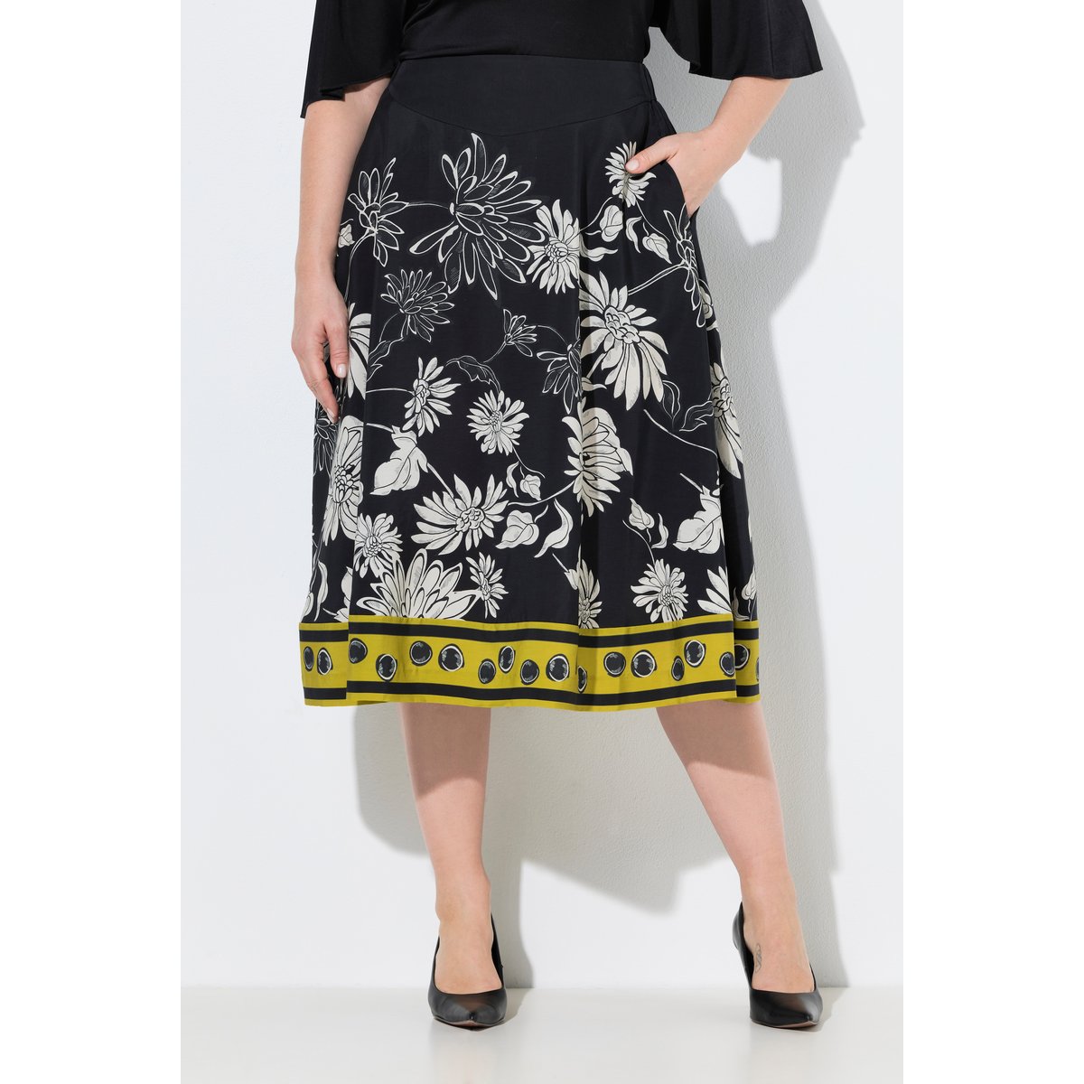 Jupe midi en Lyocell, motif à fleurs noir, ULLA POPKEN