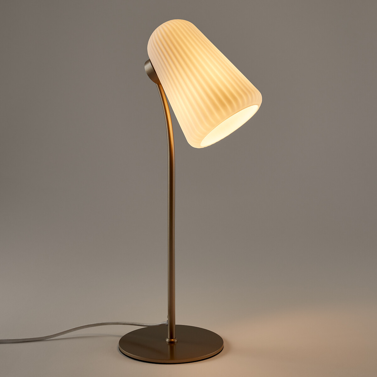 Lamp in gecanneleerd opaline, Fosca opaline, AM.PM