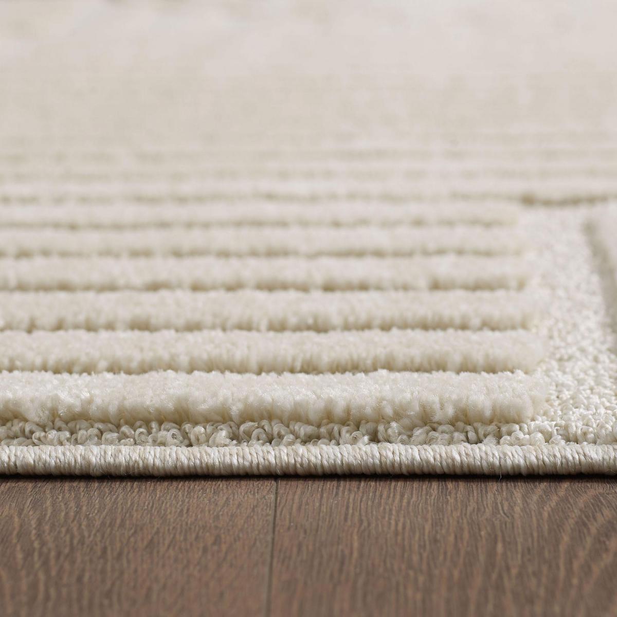 Tapis salon au motif géométrique en relief, moderne et élégant, NOOR crème, UN AMOUR DE TAPIS