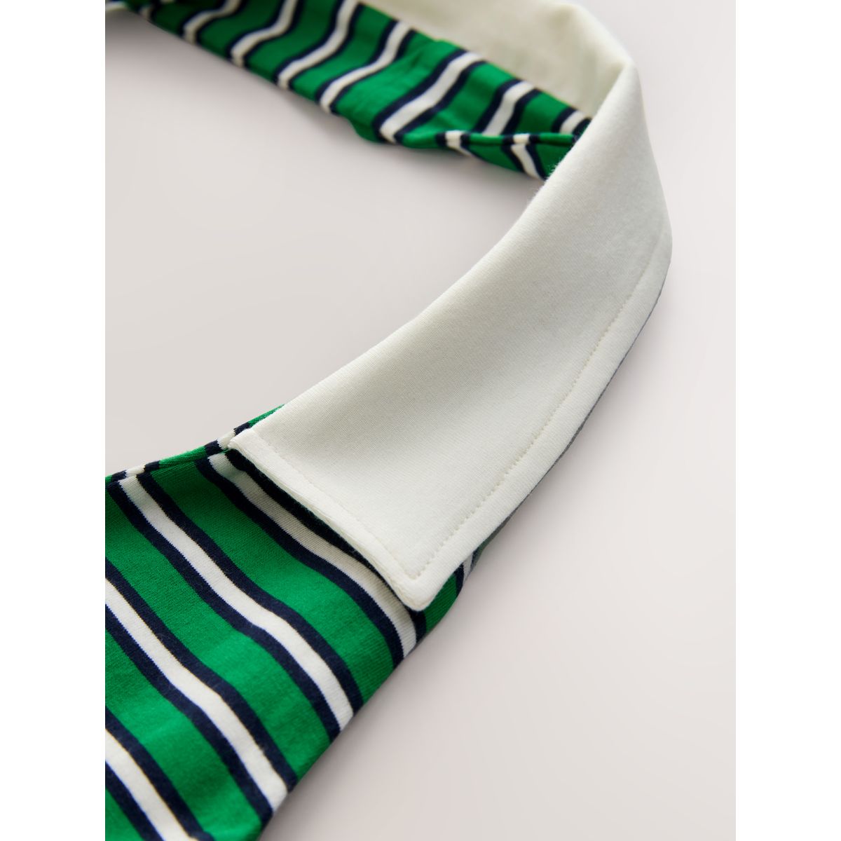 Haut dos nu avec col vert, NEXT