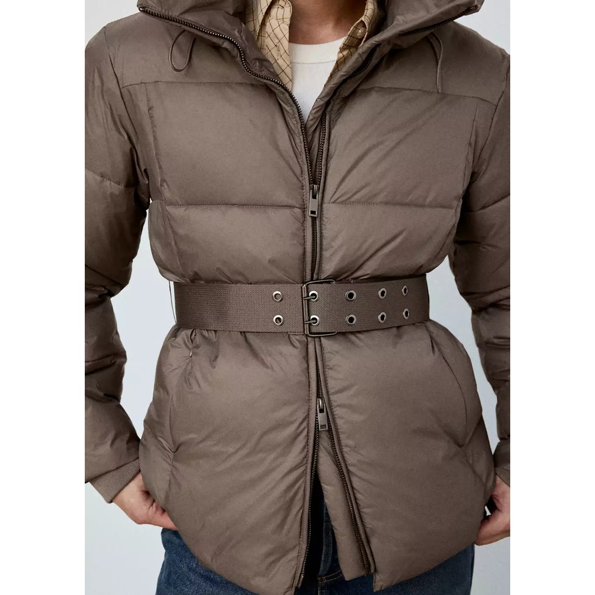 Anorak matelassé avec ceinture marron moyen, MANGO