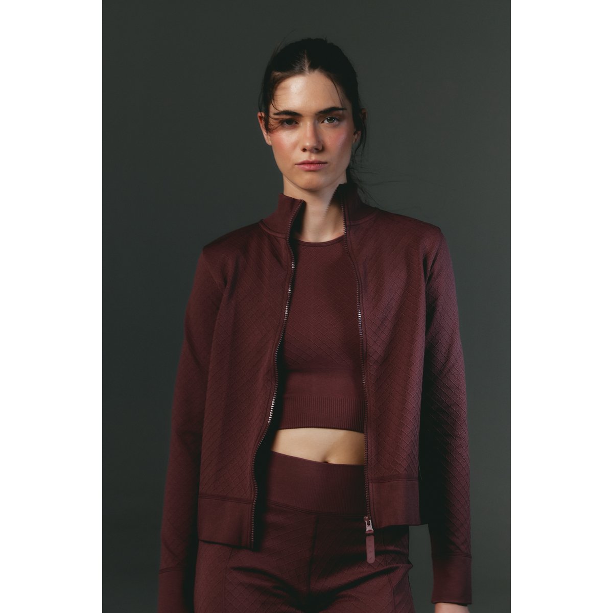 Brassière de sport femme Eira maintien moyen-élevé coussinets amovibles bordeaux intense, BORN