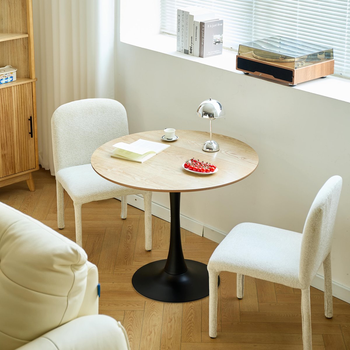 Table à manger ronde pour 4 personnes, bois et métal, SALLA bois naturel, NORDLYS