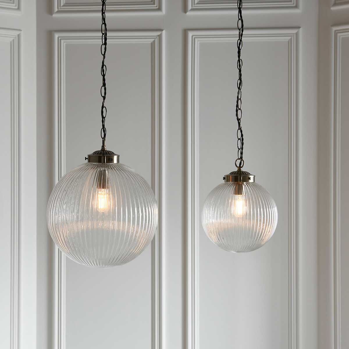 Brendon Ribbed Glass Pendant Light aged brass, ÉDITÉ