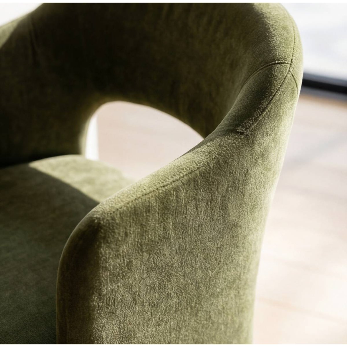 Lot de 2 tabourets de bar en tissu SÉPHIRA vert, MADE IN MEUBLES