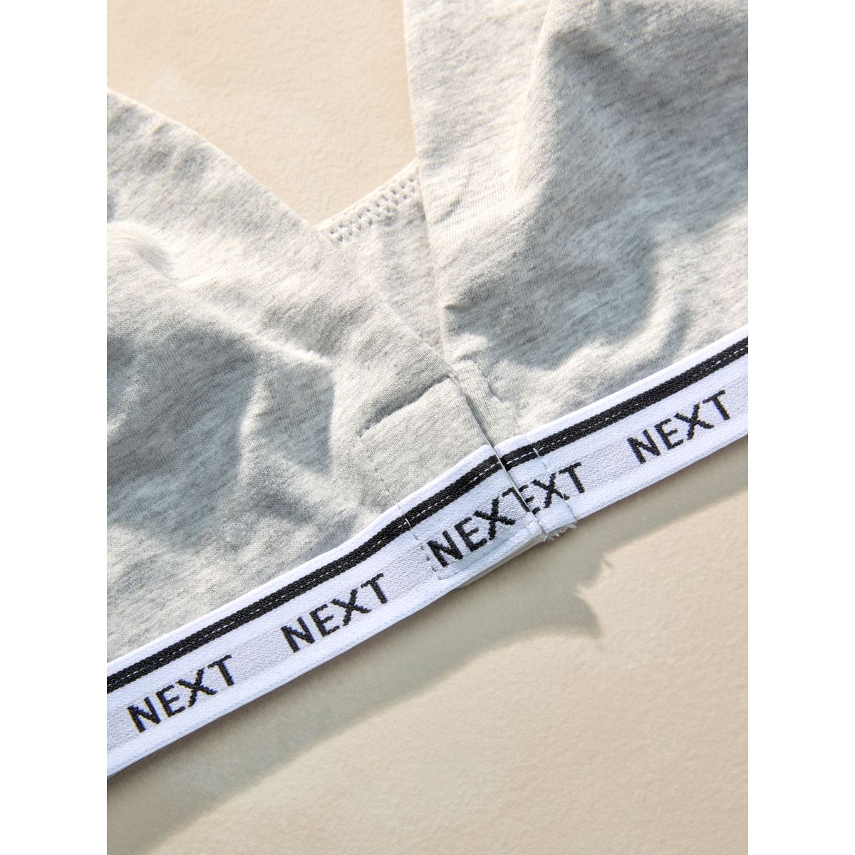Brassière moulante en coton à logo gris, NEXT