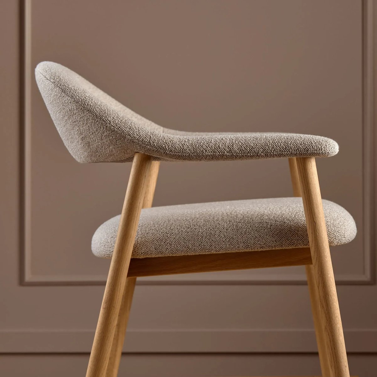 Fauteuil avec accoudoirs en chêne et tissu bouclette beige - ELYA beige, HELLIN, DEPUIS 1862