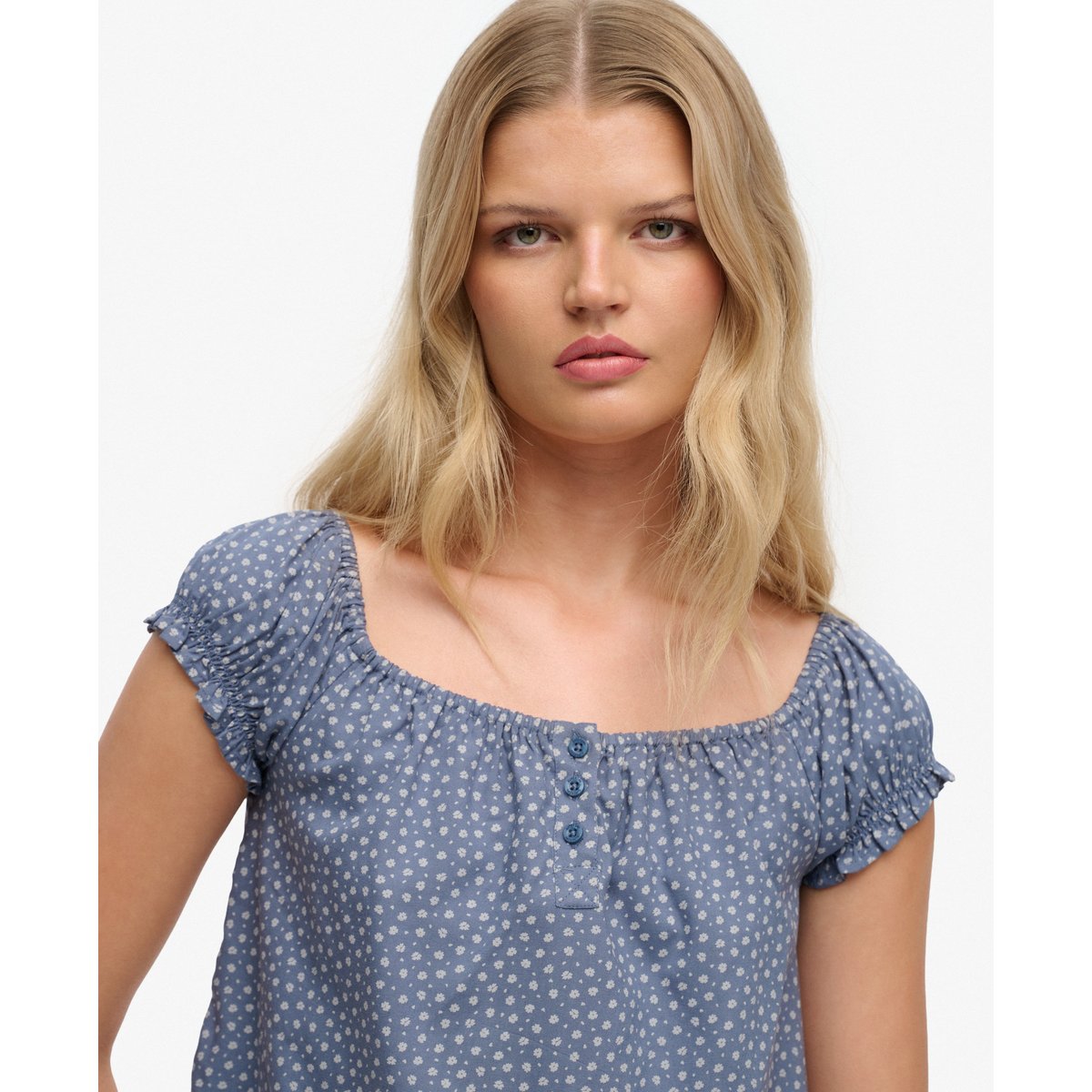 Top tissé à manches courtes et demi-boutonnage cœurs petites fleurs bleu marée, SUPERDRY