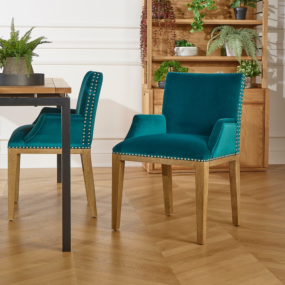 Fauteuil de table style contemporain en hévéa et velours IANA bleu canard, ROBIN DES BOIS