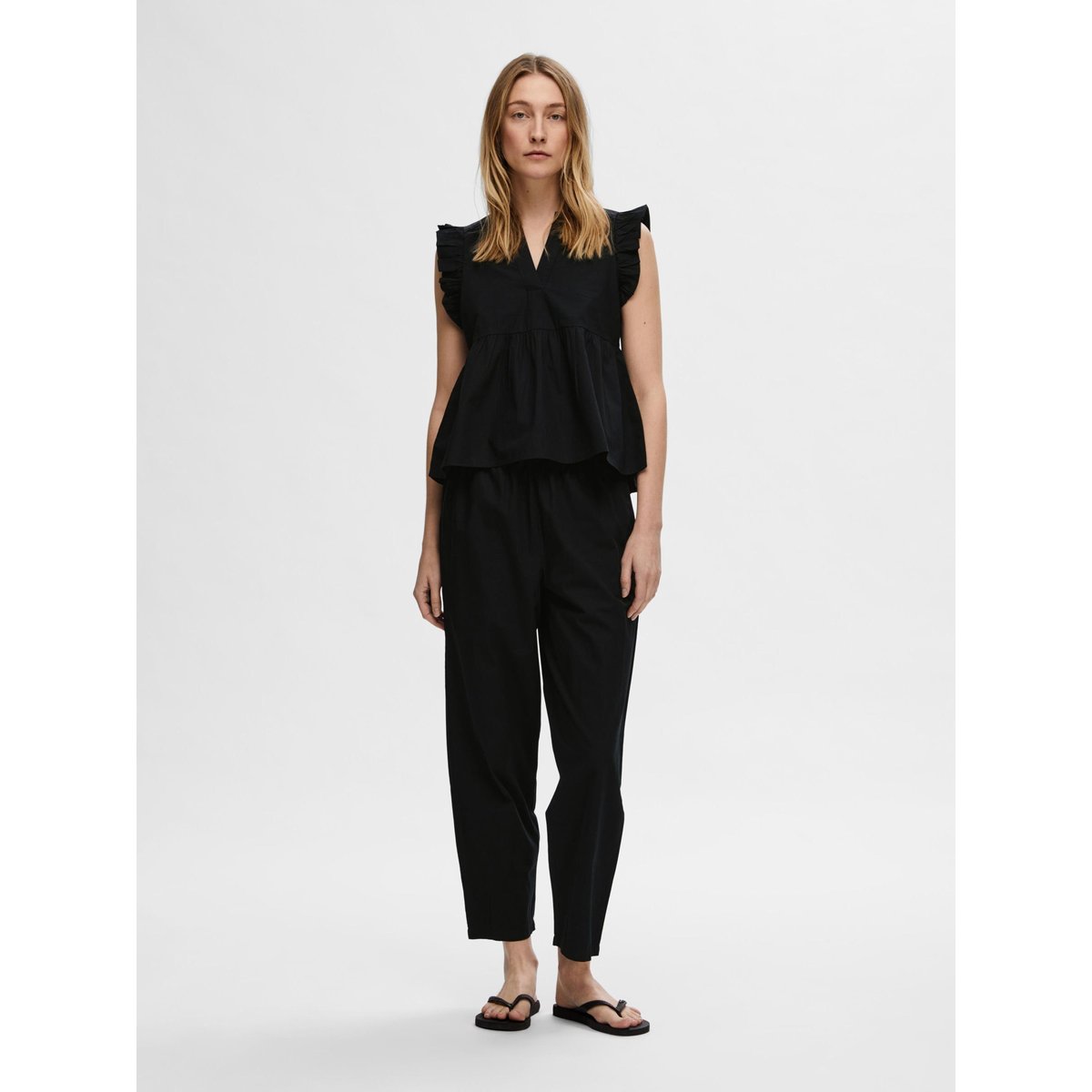 Top black, SELECTED