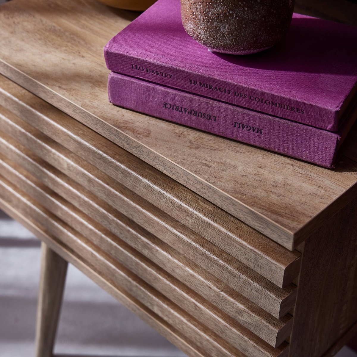 Table de chevet scandinave en décor bois rainuré 1 tiroir MADERE naturel, SWEEEK