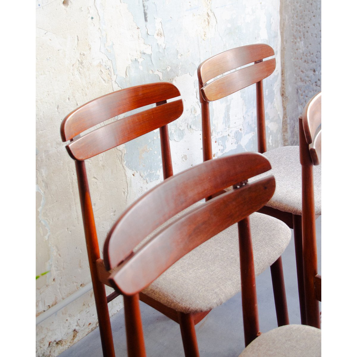 Lot de 4 chaises grain de café Alma N°1534 - Bon état beige, DEBONGOUT