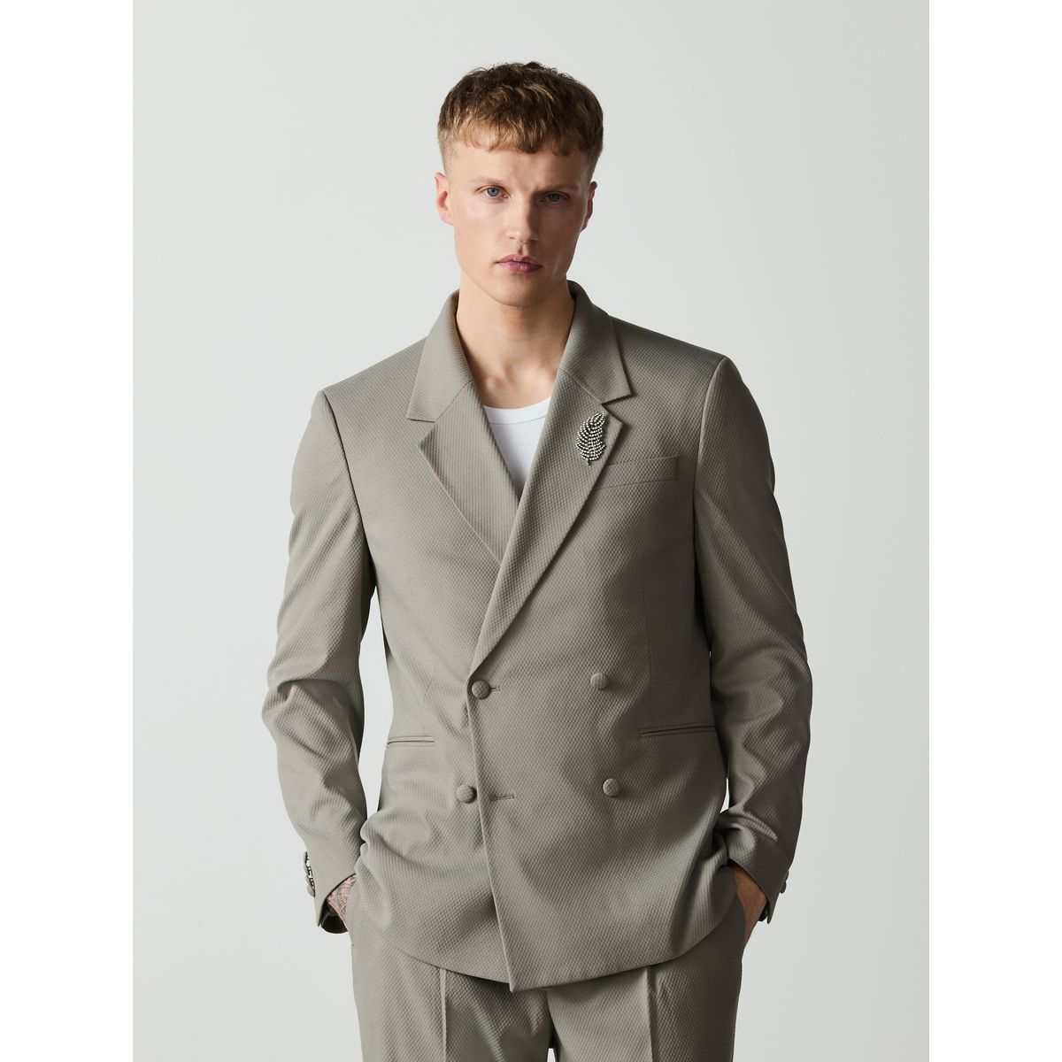 Veste de costume croisée avec broche gris, NEXT