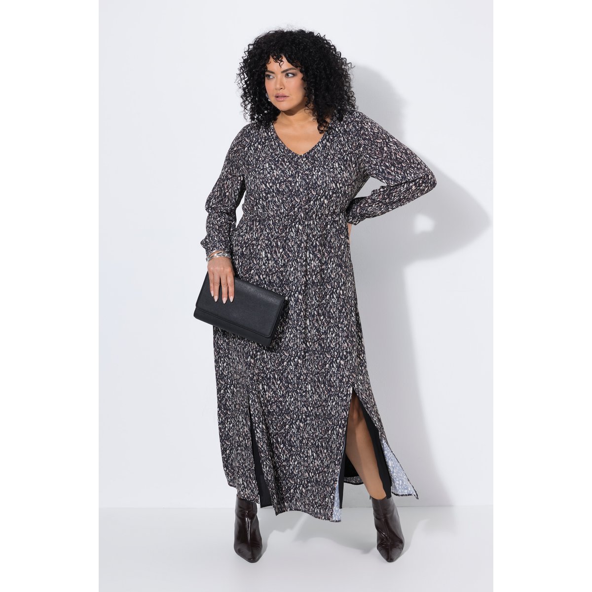 Robe maxi à manches longues et décolleté noir, ULLA POPKEN