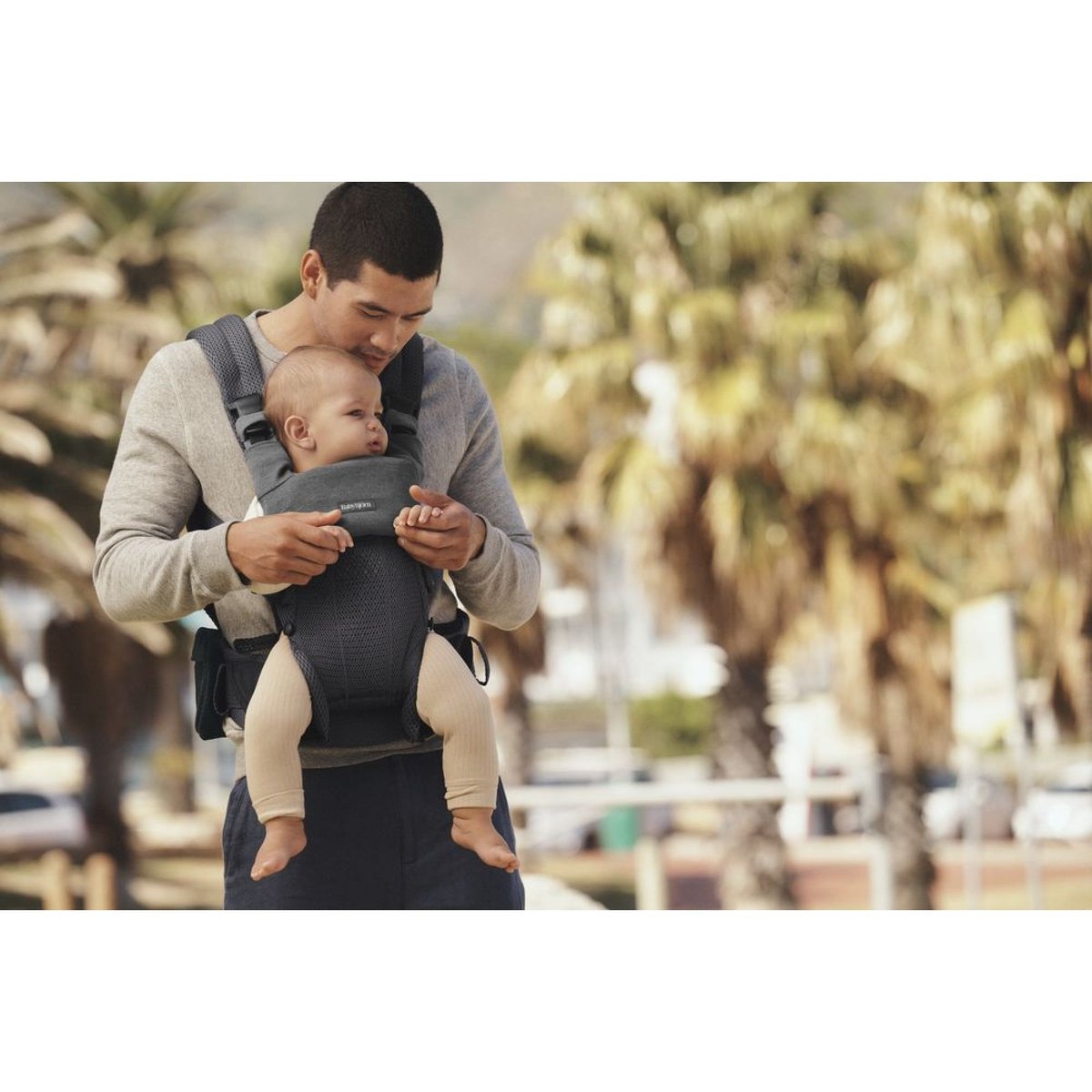 Bavoir pour porte bébé Harmony Gris foncé gris foncé, BABYBJORN