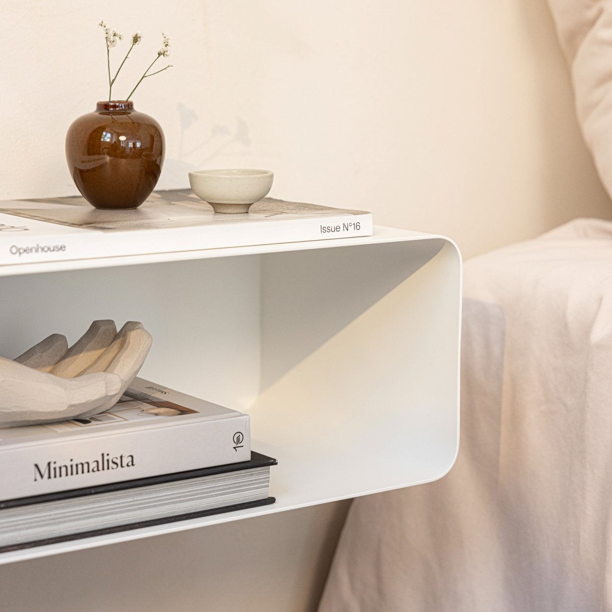 Console de chevet suspendue en acier NELIO blanc, METALLBUDE