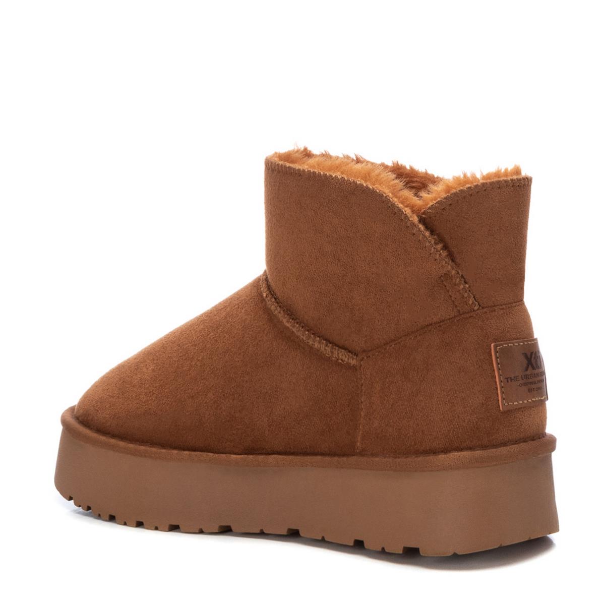 Bottines plate avec semelle en caoutchouc camel, XTI