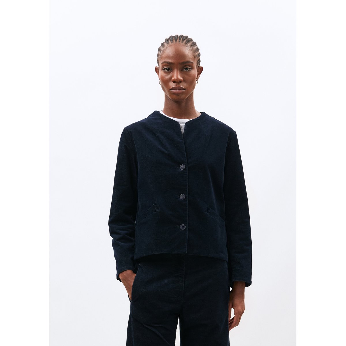 Veste courte en velours marine, HUMILITY