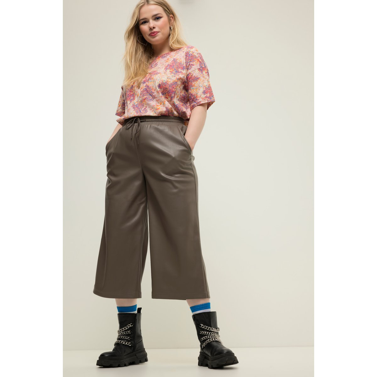Jupe-culotte large en similicuir beige-gris, STUDIO UNTOLD