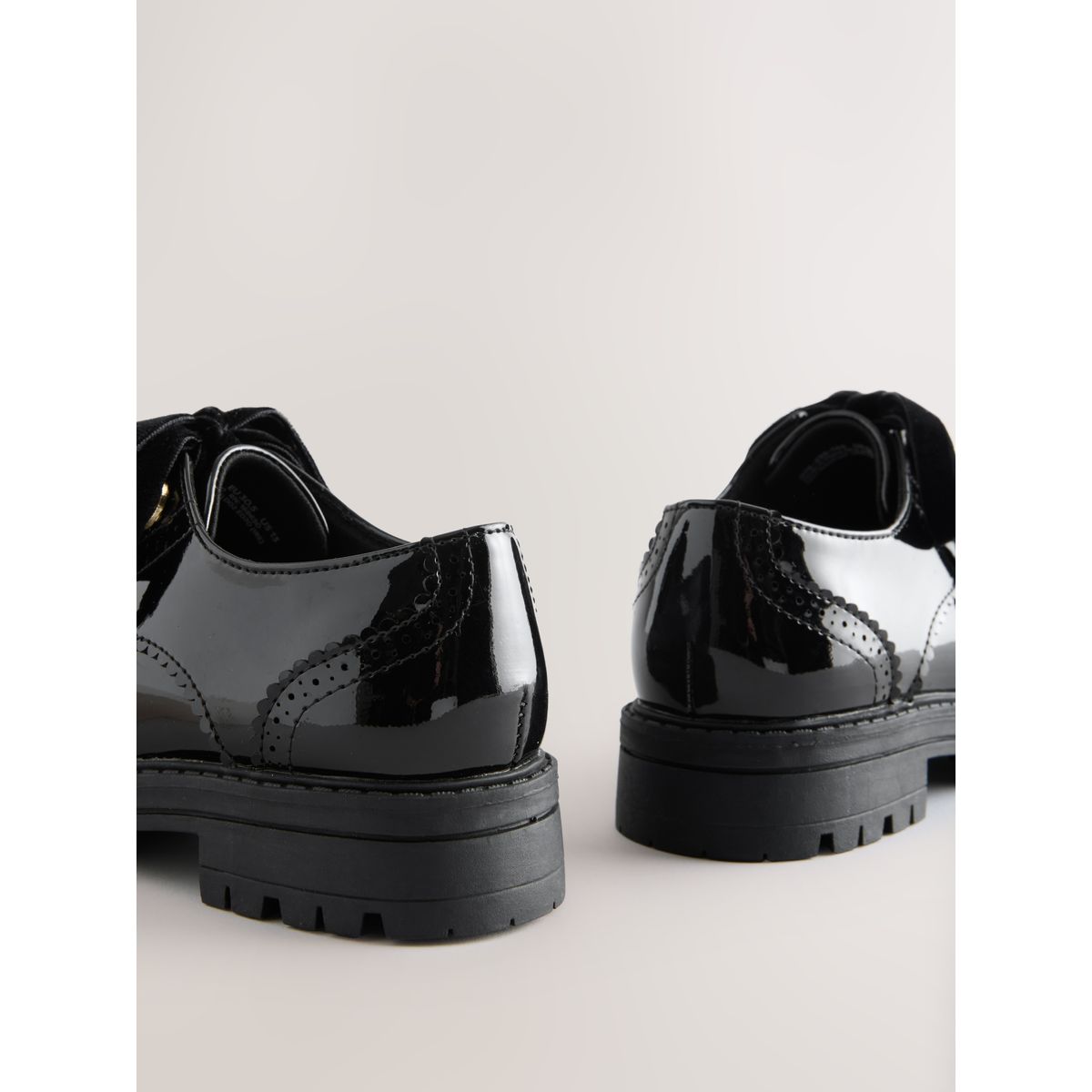 Chaussures richelieu d’école à lacets noir, NEXT