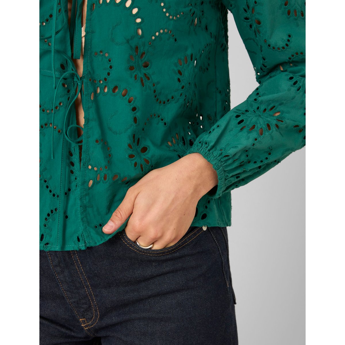 Blouse brodée ajourée menthe, BZB