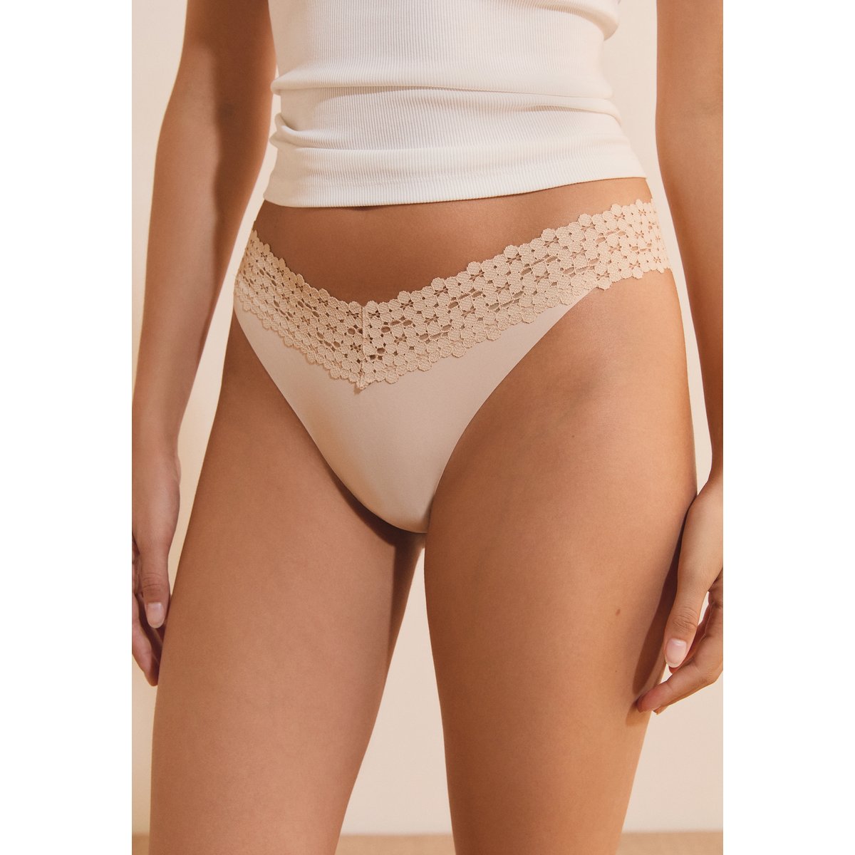 Tanga en microfibre et dentelle WISH lin, ETAM
