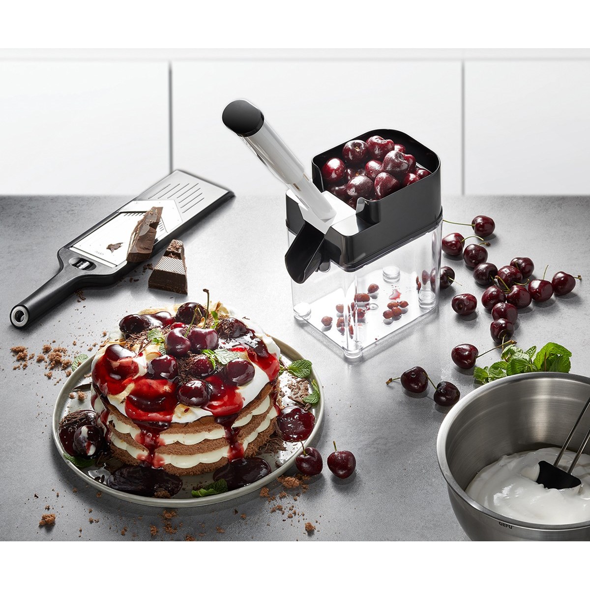 Dénoyauteur de cerises CORER noir, GEFU