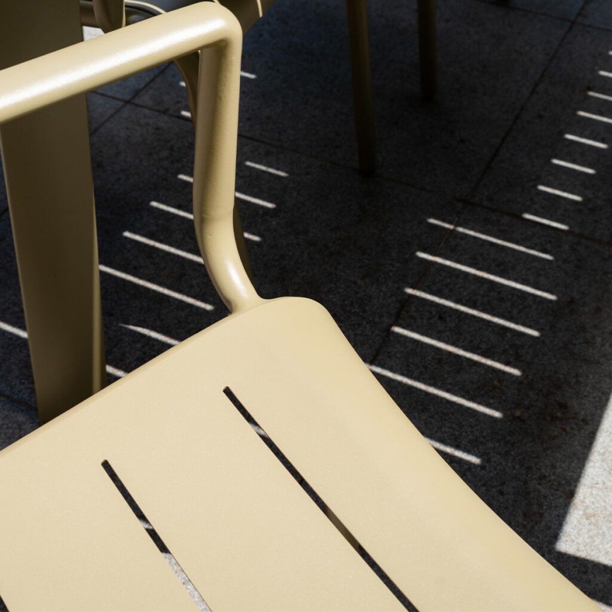Ensemble de jardin extensible 6/10p en aluminium Kaki clair 8 fauteuils HAVANA kaki clair, WILSA GARDEN