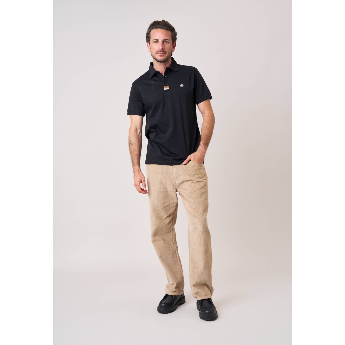 Polo regular homme en 100% coton avec détail rayé LEADLOW black, DEELUXE