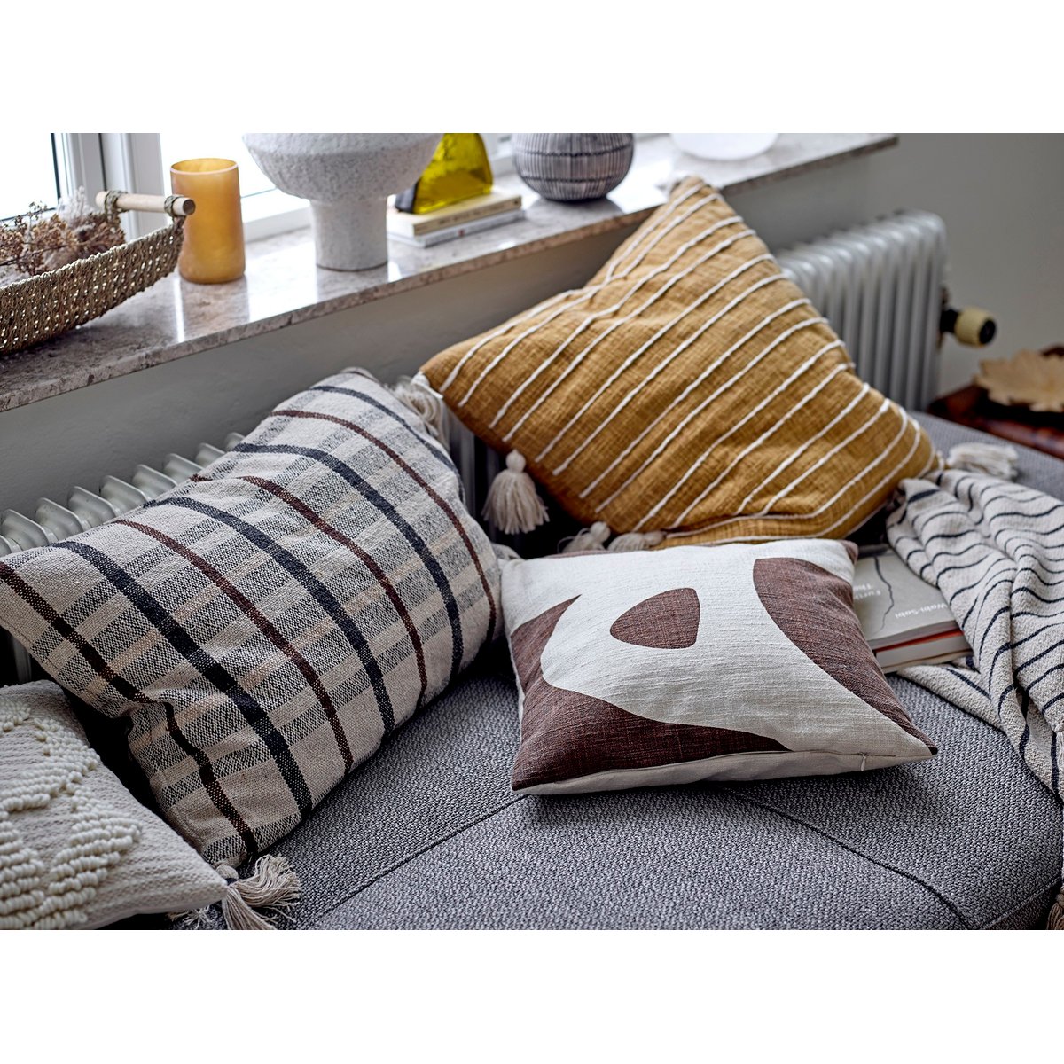 Plateau en marbre Evi marron, BLOOMINGVILLE