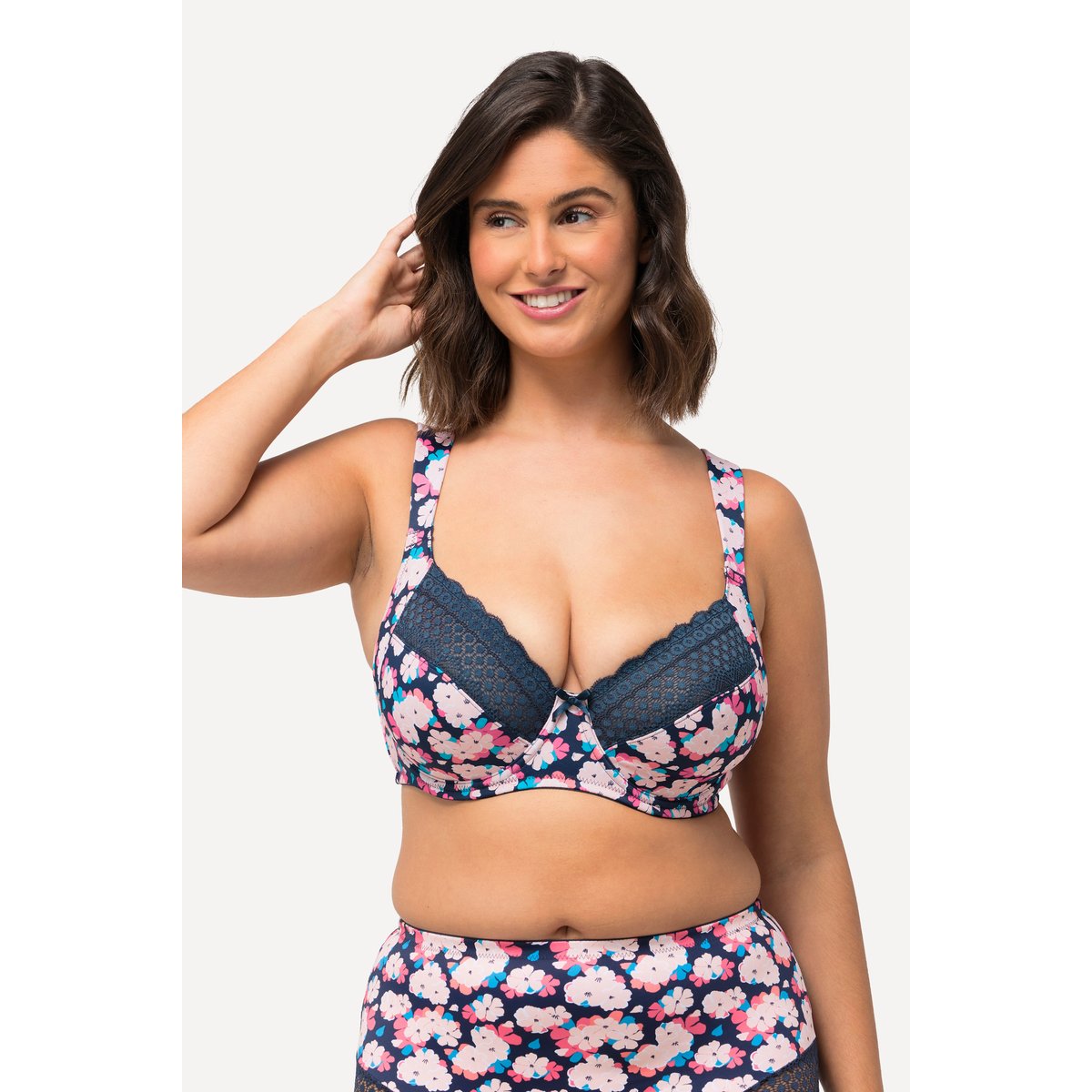 Soutien-gorge à armatures. Fleurs bleu nuit, ULLA POPKEN