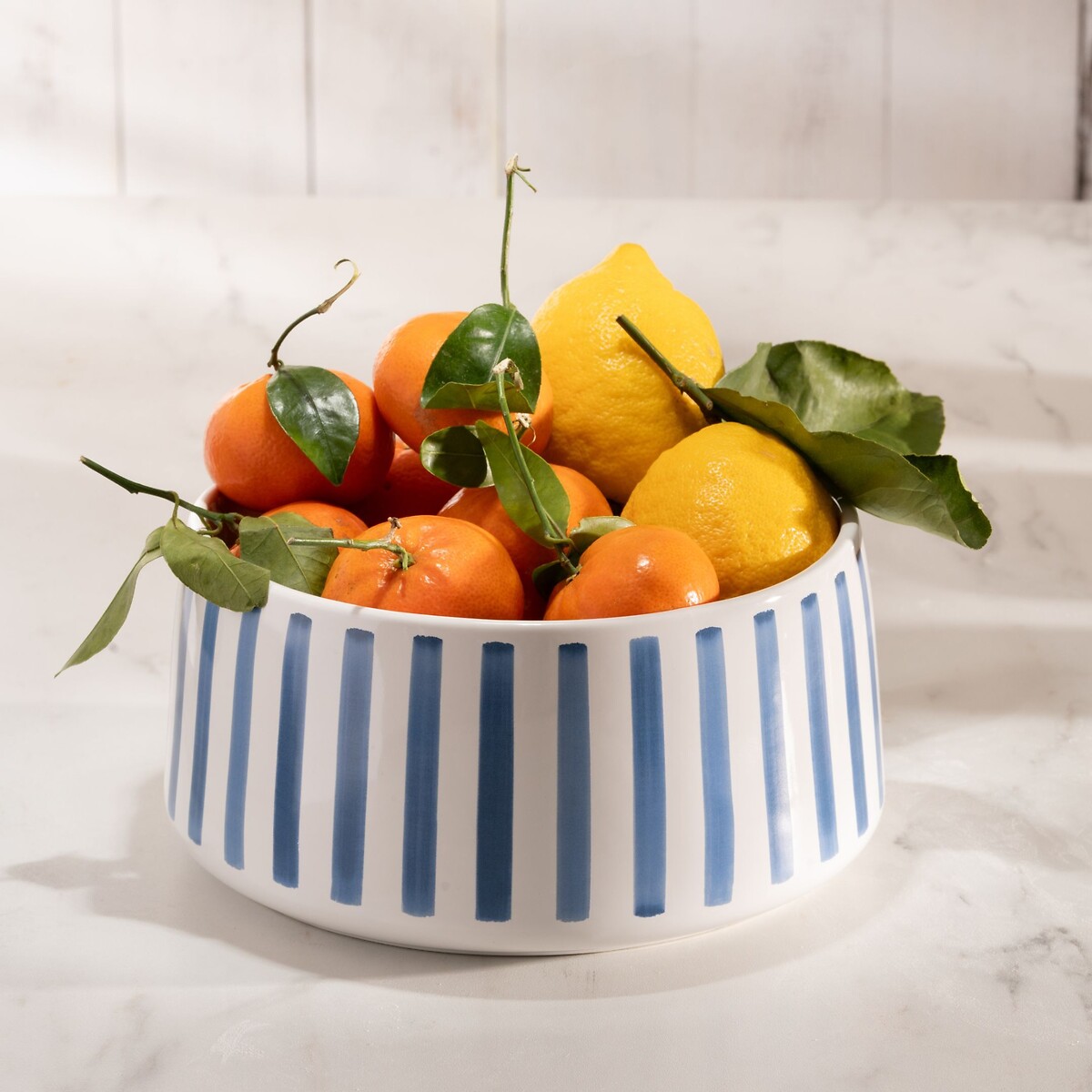 23cm At Home Serving Bowl in Blue blue, MARY BERRY