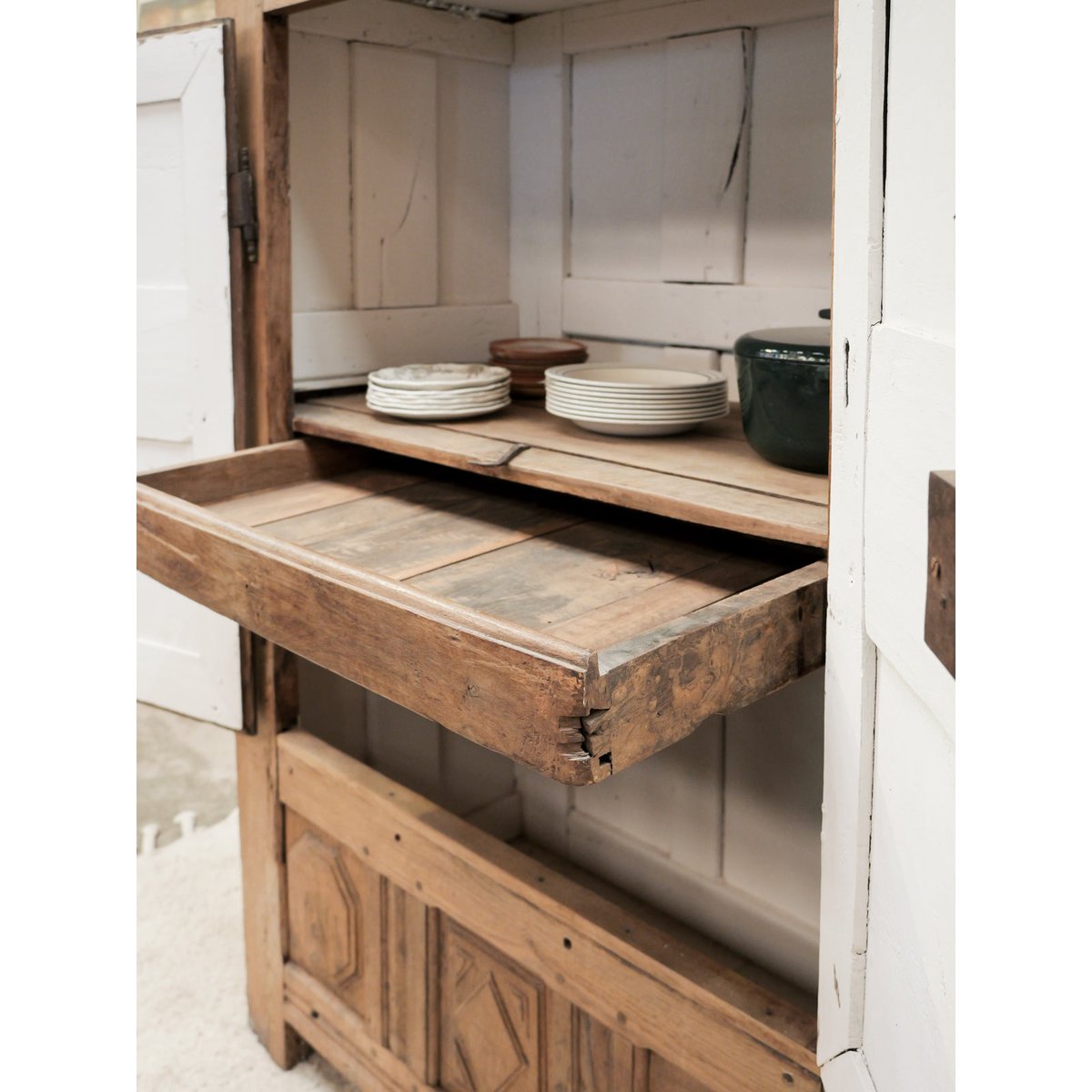 Grande armoire à revisiter Blandine N°519 - Bon état bois clair, DEBONGOUT