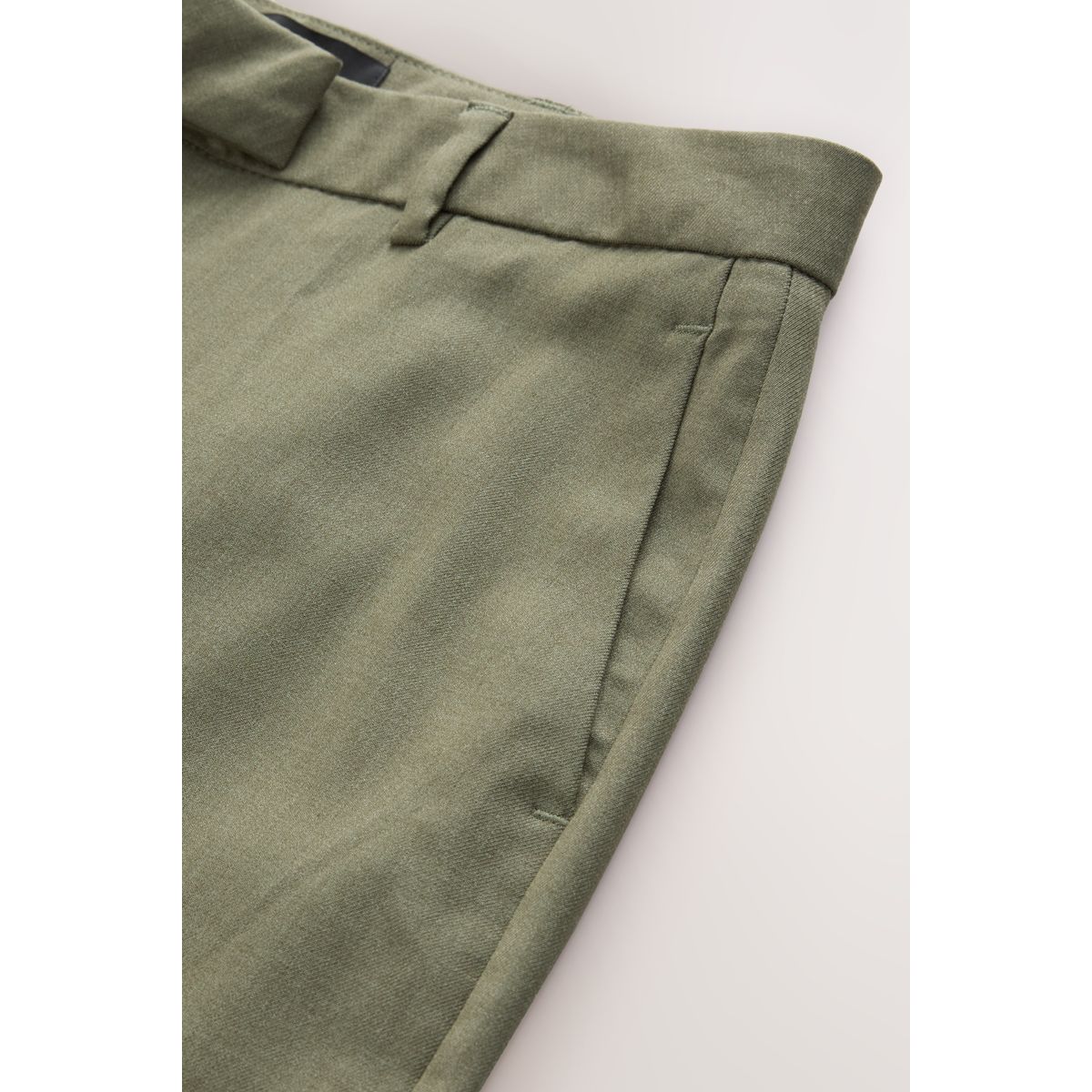 Pantalon slim ajusté sculptant vert kaki, NEXT