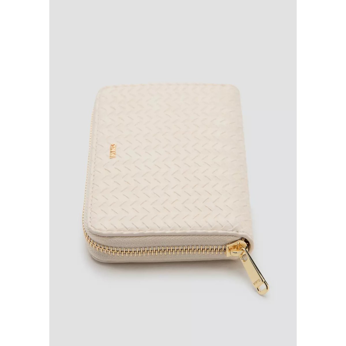 Portefeuille moyen tressé blanc cassé, MANGO