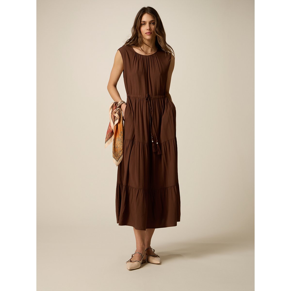 Robe longue à volants marron, OLTRE