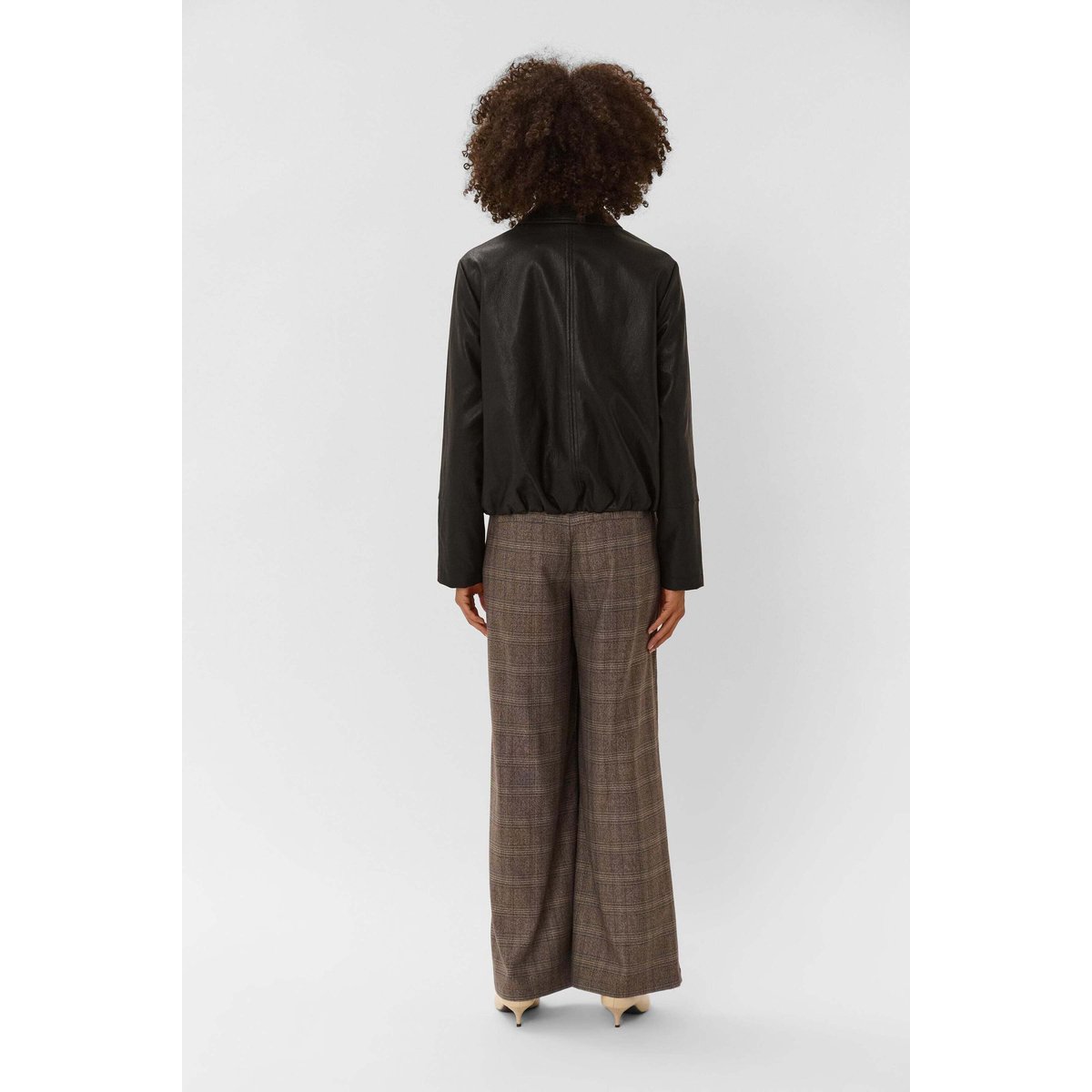 Manteau noir, CULTURE