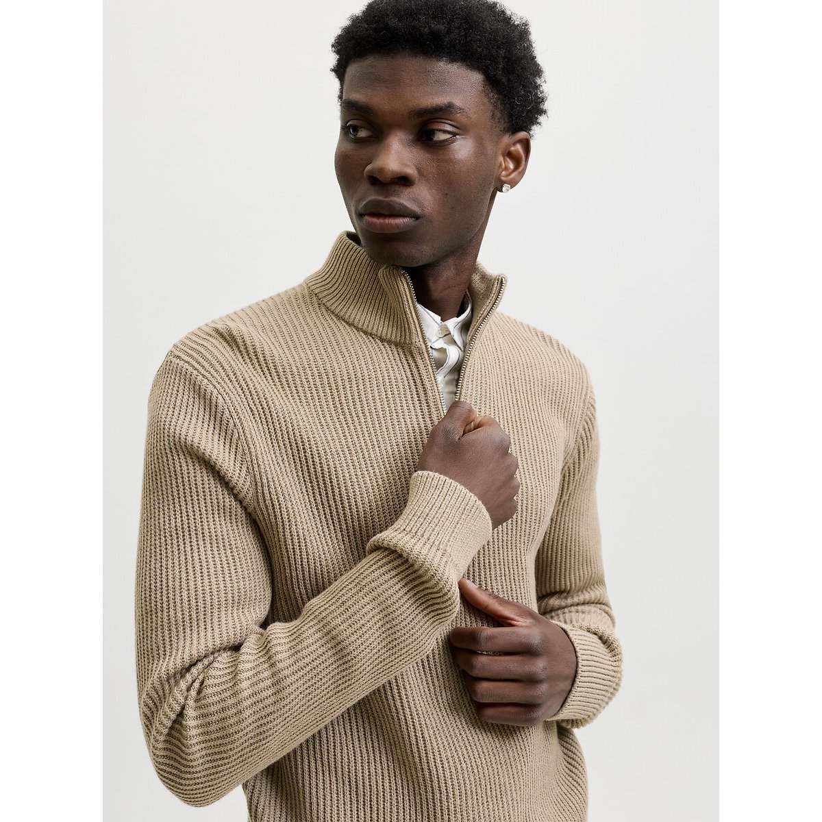 Jersey con cuello alto y media cremallera beige              , JACK & JONES