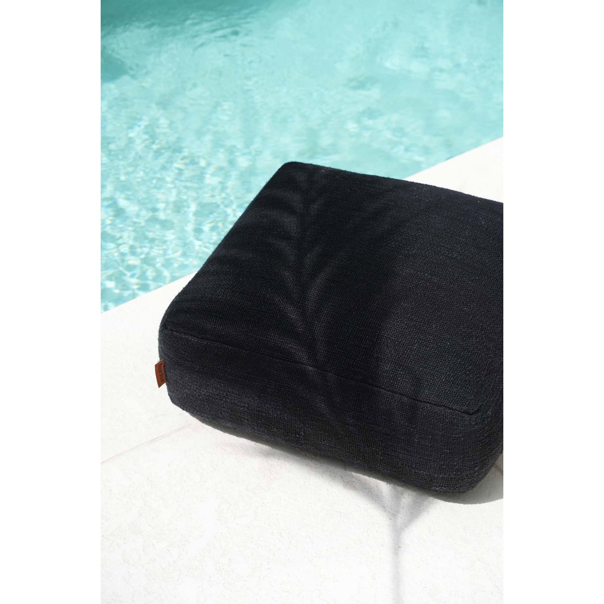 Pouf en coton COMFY noir, BAZAR BIZAR