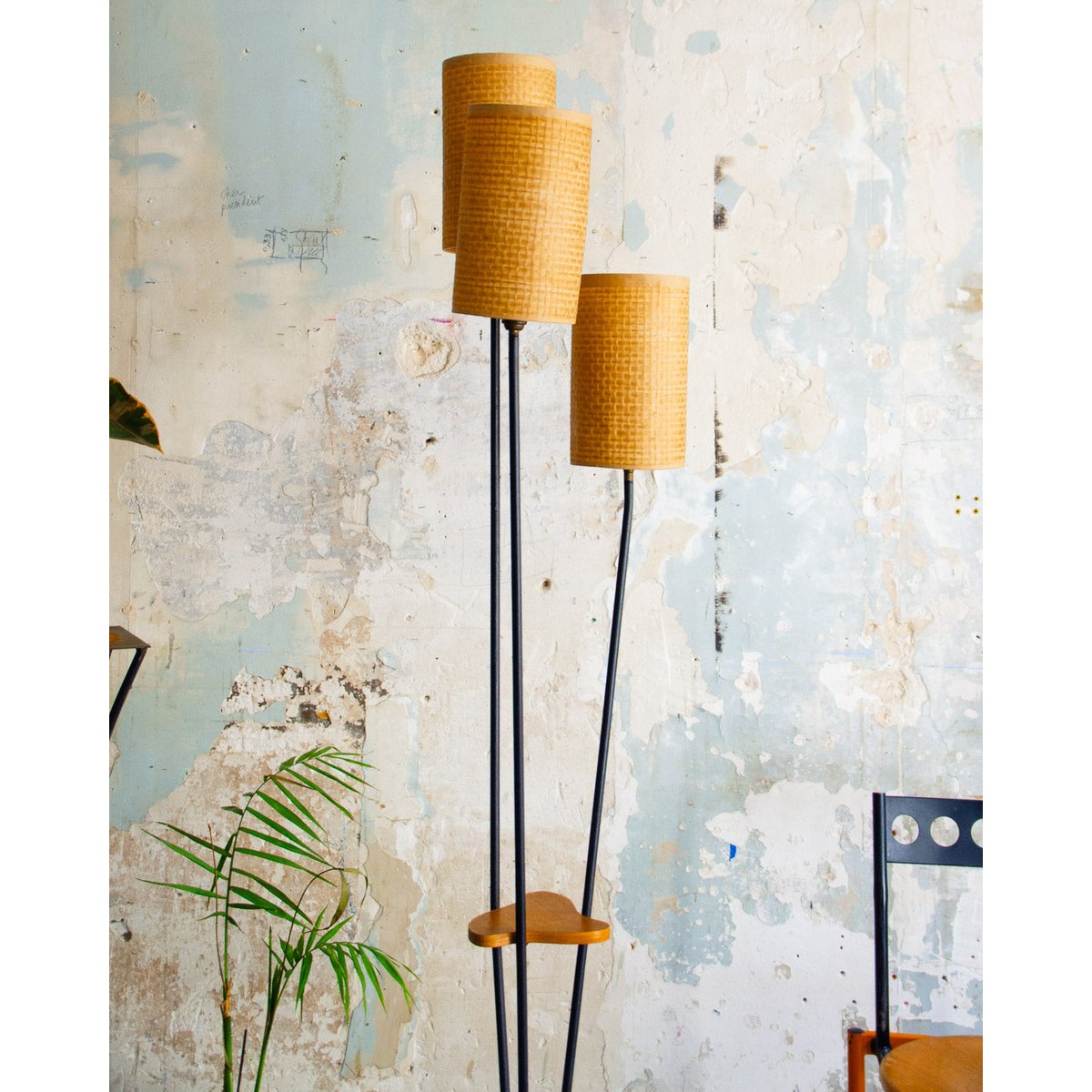 Lampadaire au triple abajour Julien N°374 - Bon état beige, DEBONGOUT