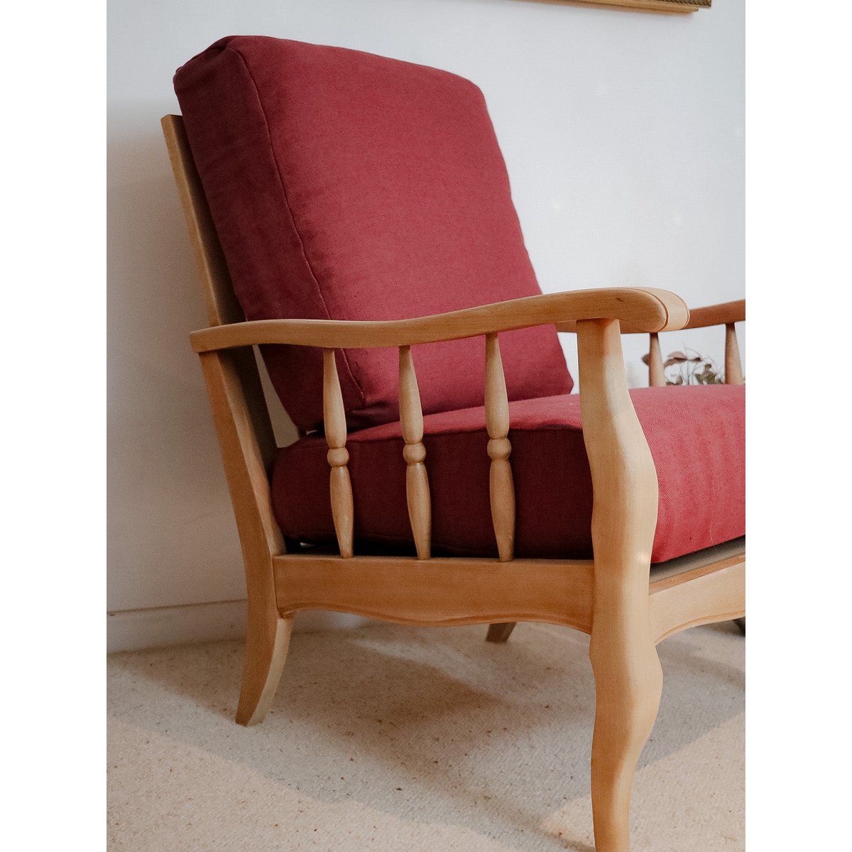 Fauteuil en chêne massif et tissu Ernest N°661 - Bon état bois clair, DEBONGOUT